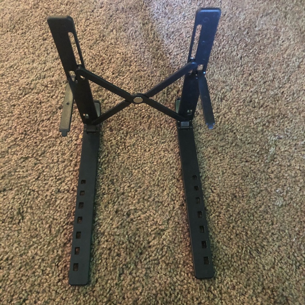 iPad Stand/Bracket - Picture 5 of 10